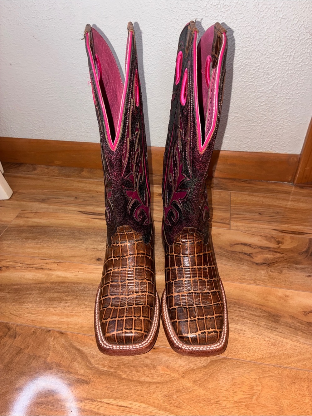 Ariat Women's Chute Out Boot-Antique Tan Croc/Crackled Teagenta Cowgirl- size 7B - Picture 3 of 11